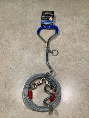 EasyTurn Steel Cable Tie-Out with Blue Handle